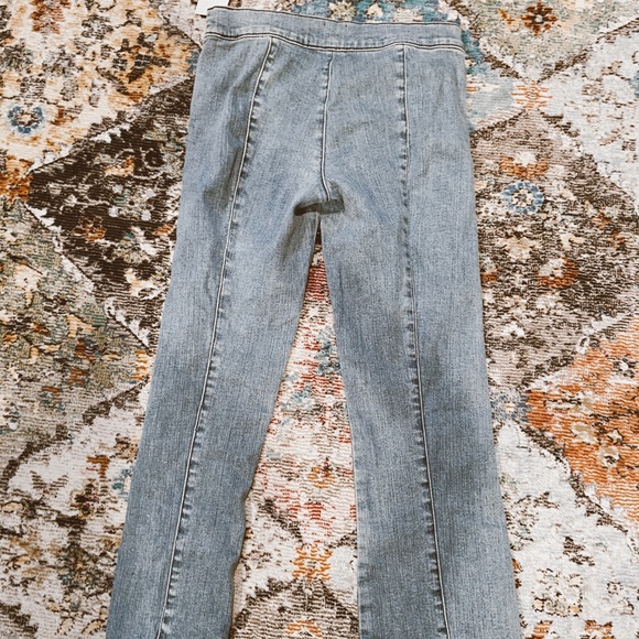 High Waisted Jeans - Picture 5 of 6